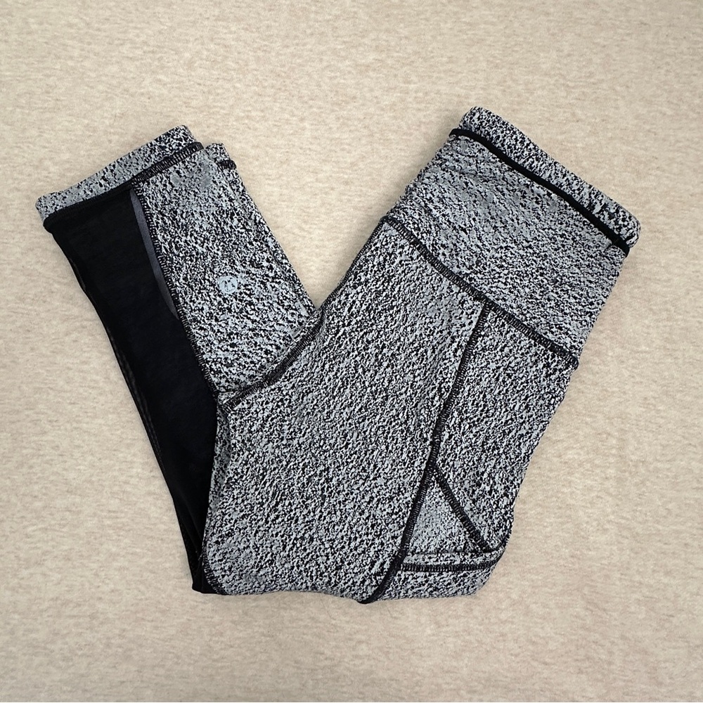 Lululemon Women’s Outrun Spray Jacquard Crop White Leggings Size 4